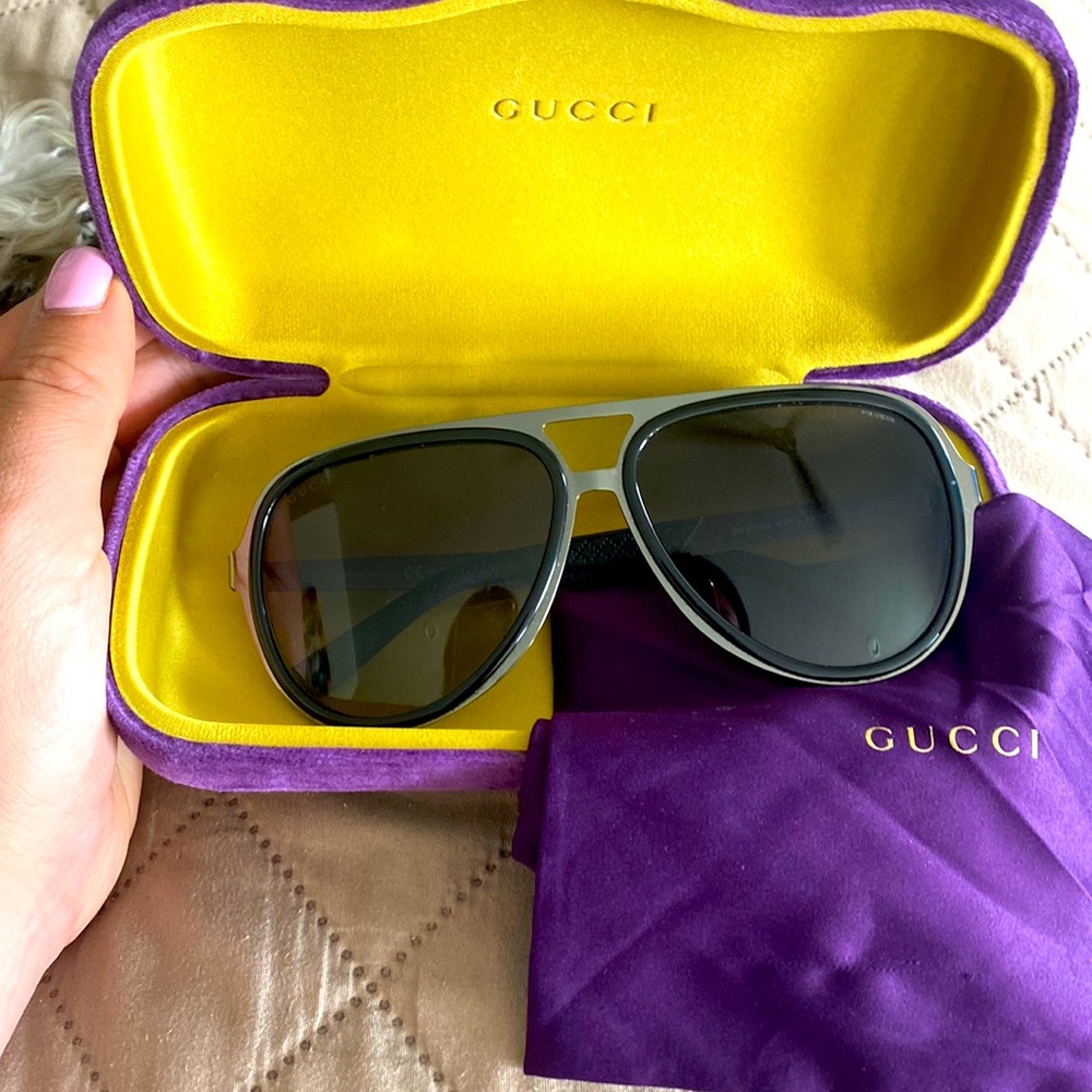 Never worn Men’s Gucci Sunglasses